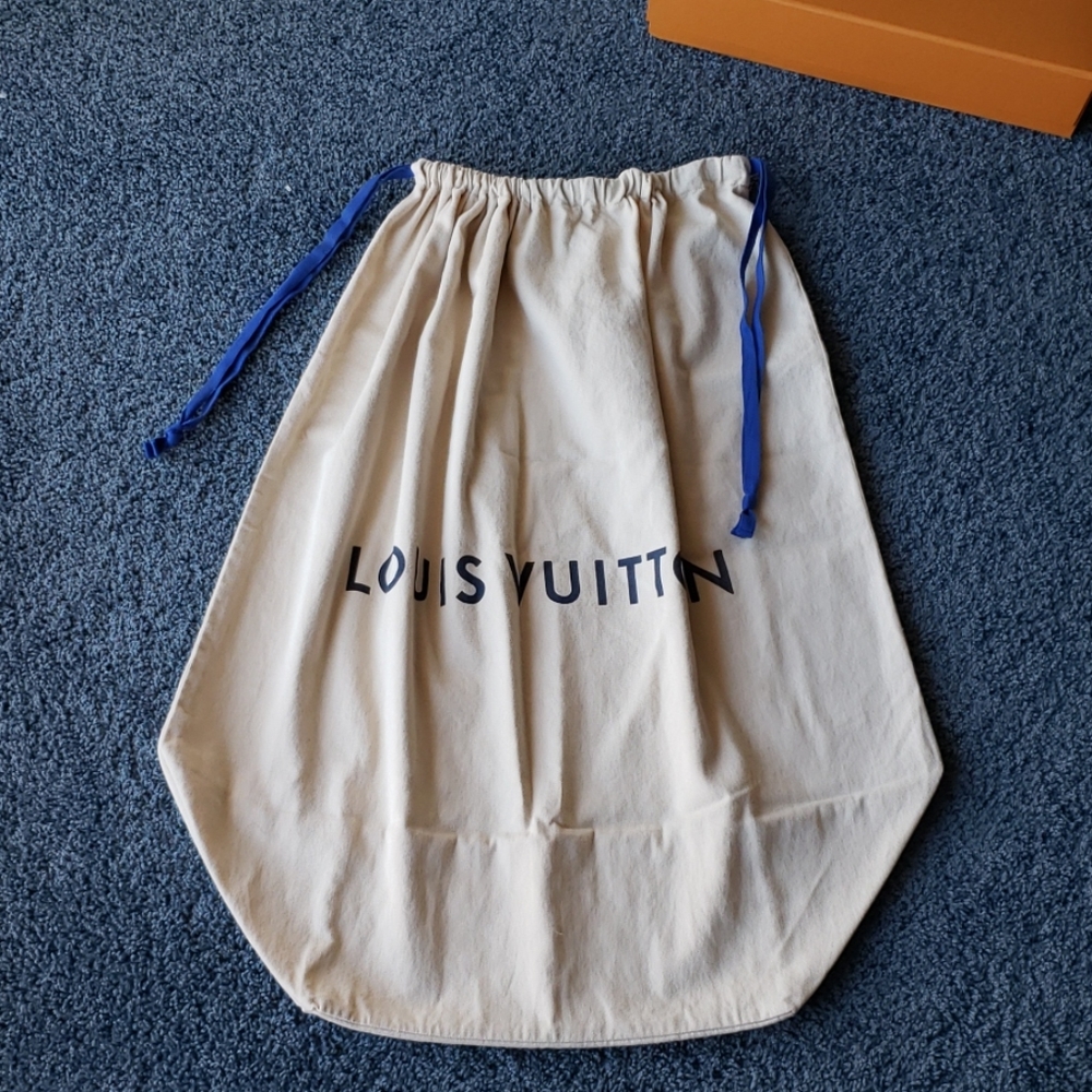 Louis Vuitton Drawstring Dust bag, HUGE size - Picture 2 of 8